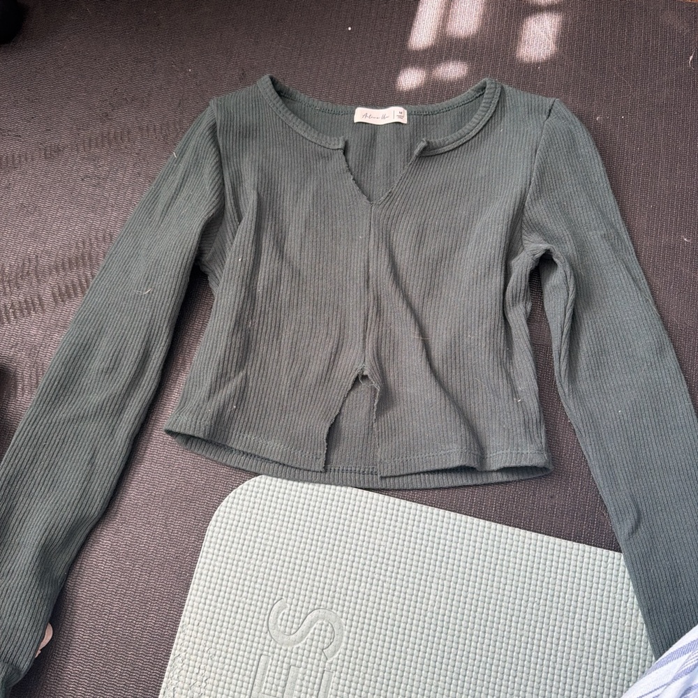 Ribbed Long Sleeve Cropped Top in Olive Green